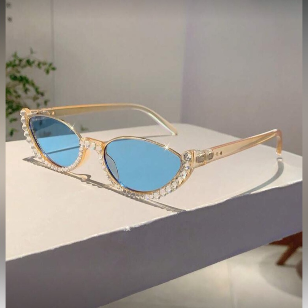 Retro Blue Rhinestone Sunglasses - Picture 3 of 3